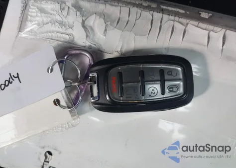 2020 Chrysler Voyager Lxi из США, поврежденный, VIN 2C4RC1DG8LR172640